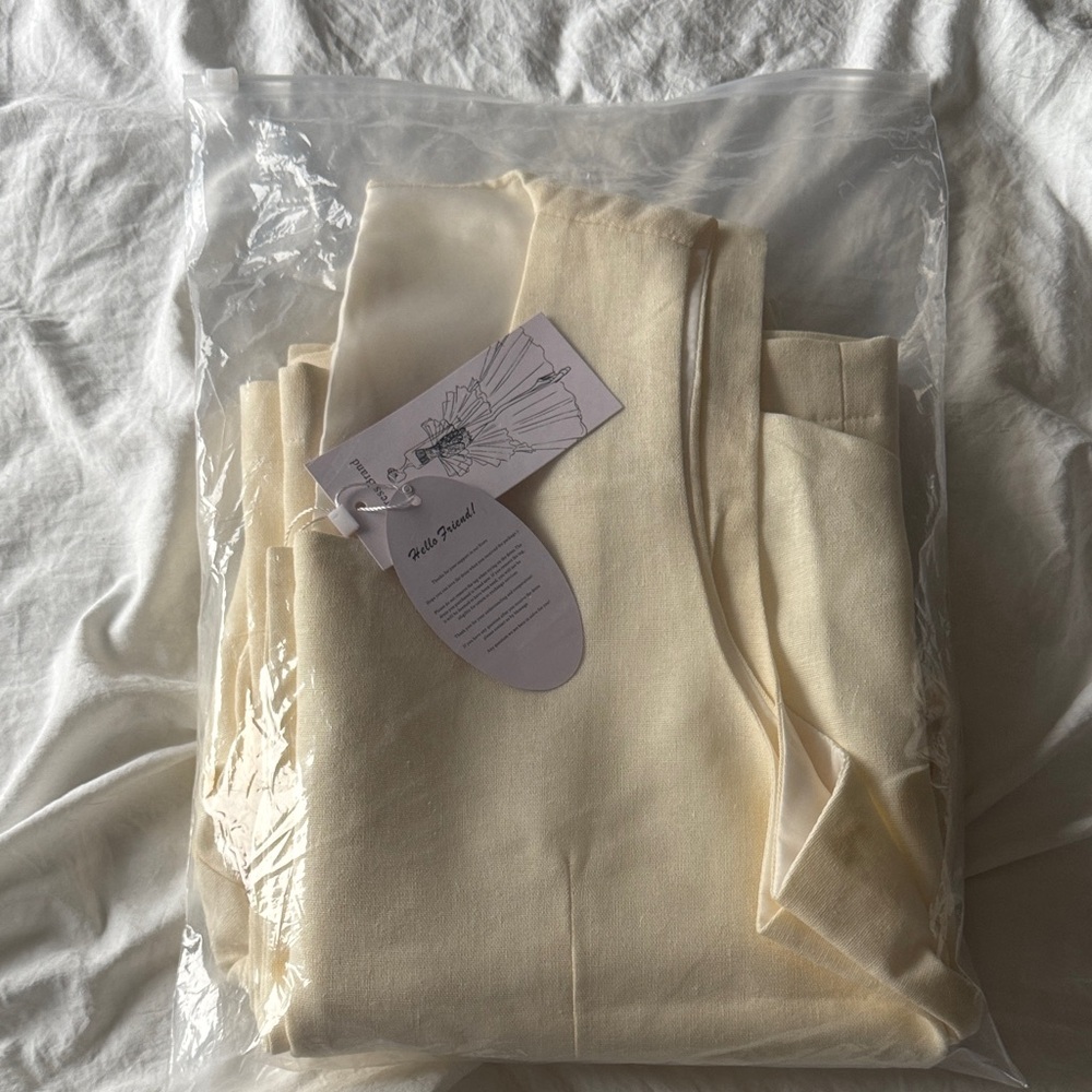 Chic Women's Linen Summer Set - Picture 6 of 6